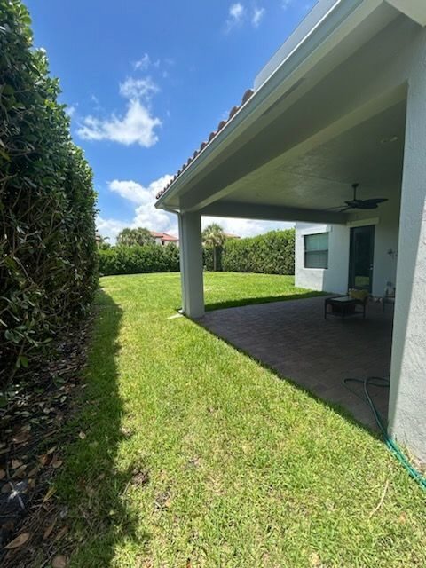 Empty side yard in Parkland, Florida before a new pool build